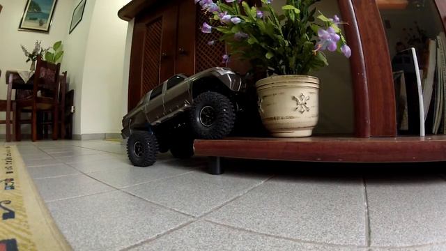 Axial SCX-10 Chevrolet Avalanche RC escala 1:10 Teste 1 смотреть онлайн
