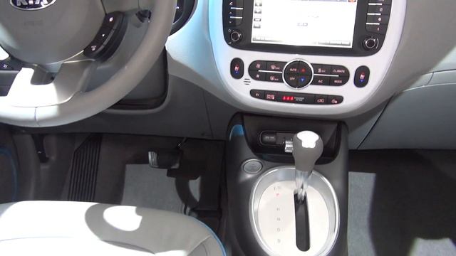 Kia Soul EV Play (2018) Exterior and Interior смотреть онлайн