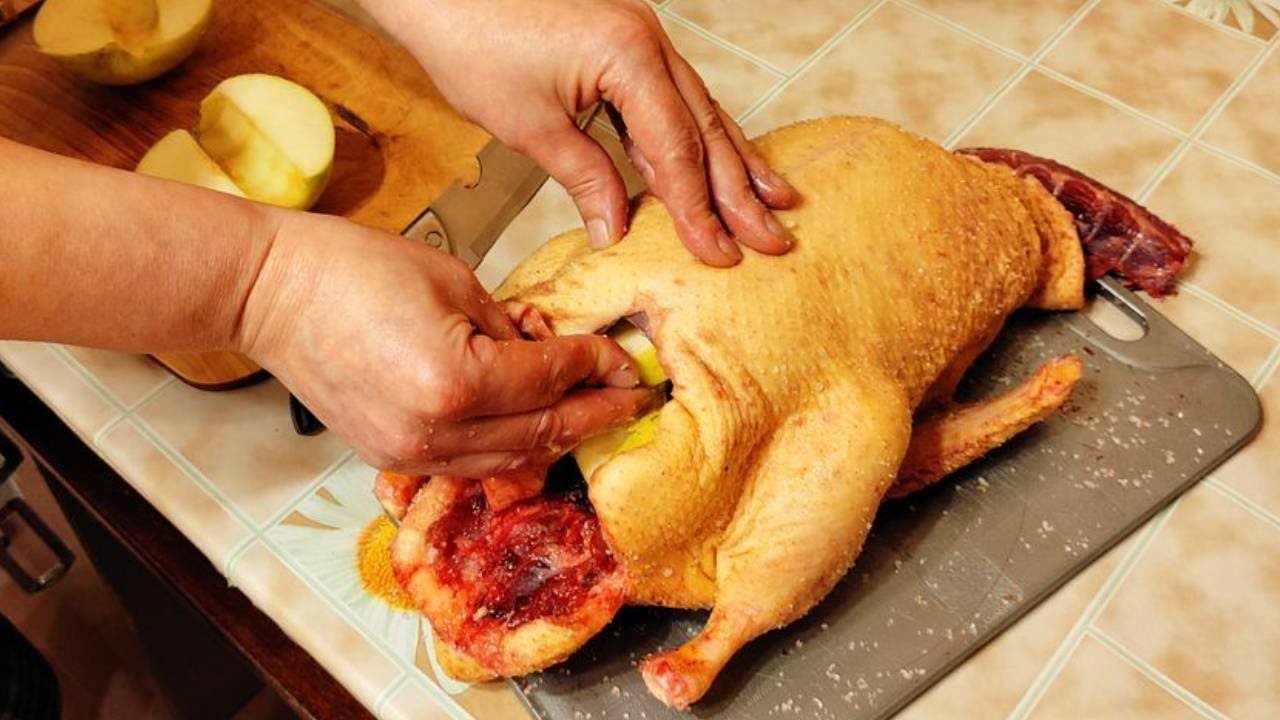 Рецепт утка запеченная с яблоками смотреть онлайн