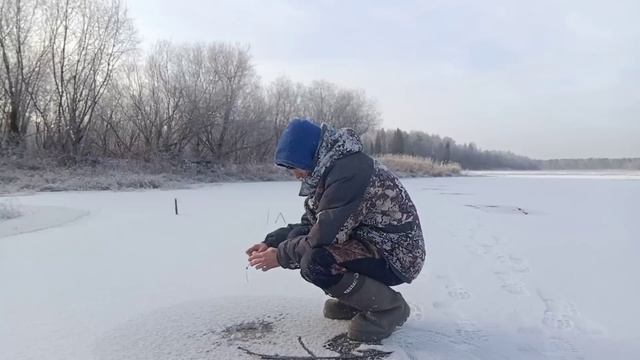 Вот и пошло ДЕЛО! Первый лёд - сезон открыт. Большой поход к заветной рыбалке! смотреть онлайн