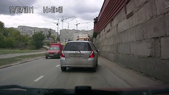 Праворукий пытается обогнать смотреть онлайн