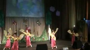 Очень красивый танец с веерами под корейскую песню