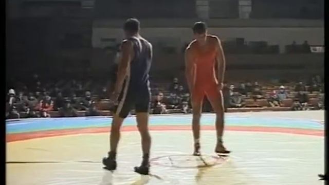 Спорт. Борьба. Данияр Кобенов-Курал Ордобаев. Чемпионат Кыргызстана 2008 г. смотреть онлайн