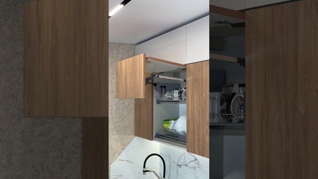 Матовая кухня из акрила с деревом🍬 смотреть онлайн