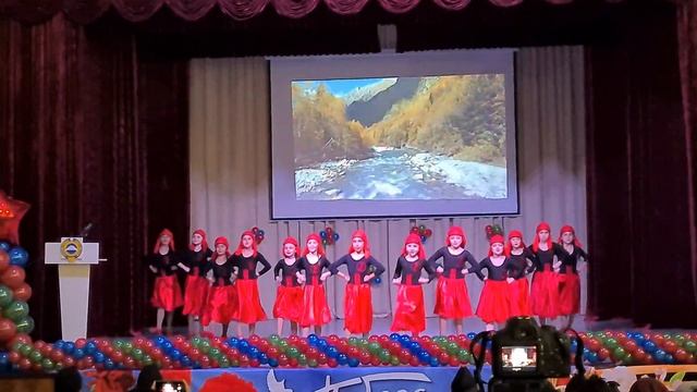 Абхазия.Абхазский танец. Дети.Кубина