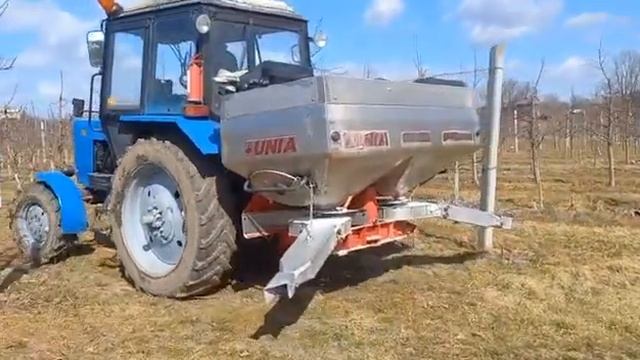 UNIA MS SAD 600 - навесной садовый разбрасыватель с системой прикорневого внесения смотреть онлайн
