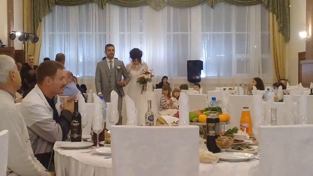 Выход жениха и невесты смотреть онлайн