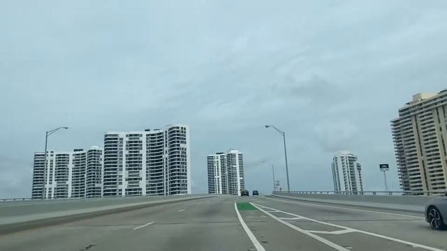 Sunny Isles Beach Санни Айлс Бич Флорида проезжаем на машине смотреть онлайн