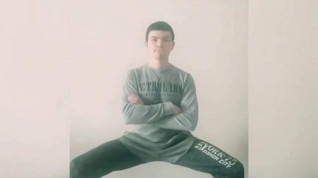 Разминка перед шпагатом смотреть онлайн