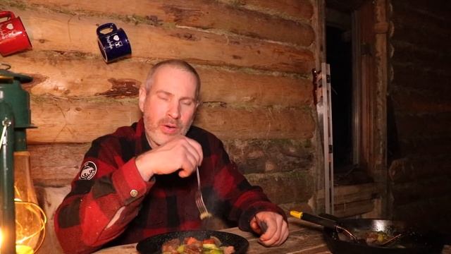 Bushcraft Log Cabin Project, Cast Iron Cooking | Ramblin' Man смотреть онлайн