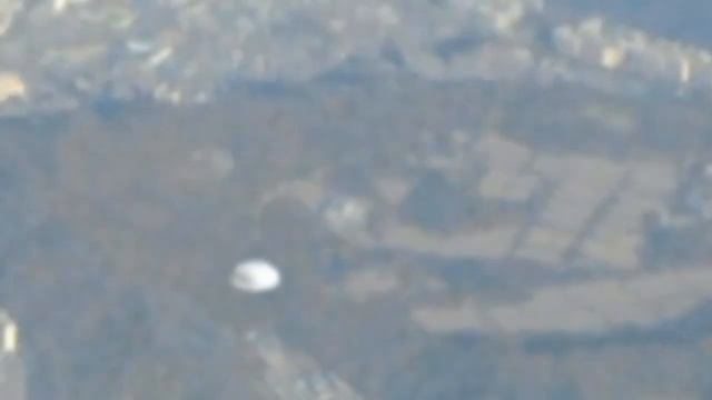 UFO Caught From Plane In South Korea 30.04 2013 НЛО Поймали С Самолета В Южной Корее 30.04 2013 смотреть онлайн