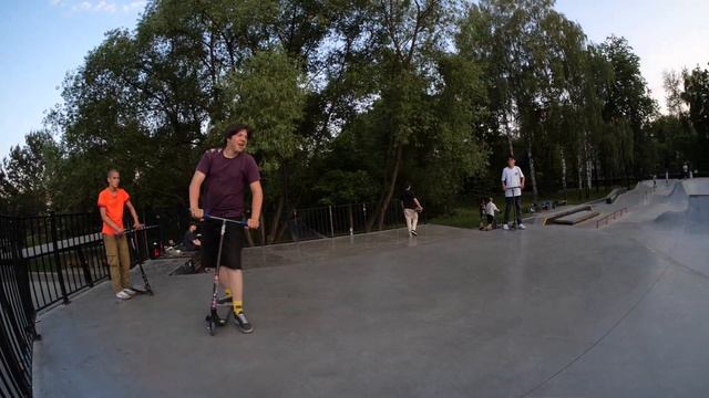 трюки на самокате, @nazgulkeeperr - скейтпарк г.Мытищи смотреть онлайн
