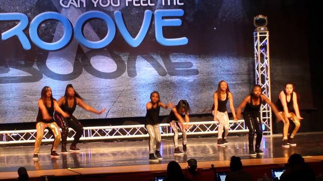 Extravadance Competing in the Groove Dance Competetion at Bladensburg, HS смотреть онлайн