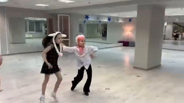 Никулин Виталий - Зейналова Алиса. Самба. НГ2021 смотреть онлайн