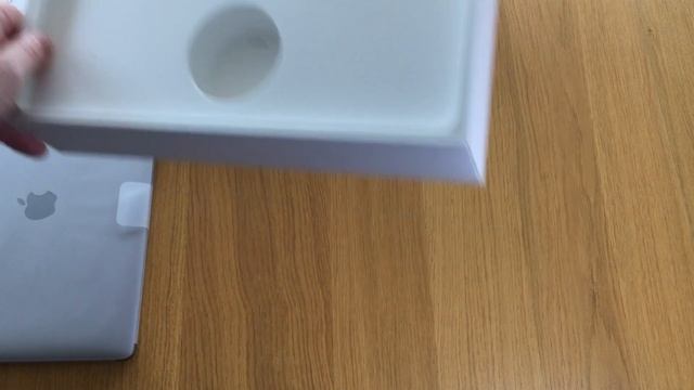 MacBook Pro 13" 2017 - Unboxing With a Bonus смотреть онлайн