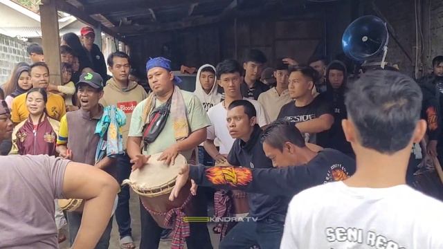 Lsr Lugay Ciba | Banyak yang kesurupan Makan Bohlam Panjang | Dogpat | Menuju tempat смотреть онлайн