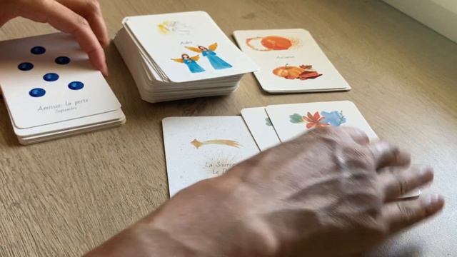 PRÉSENTATION DE MON ORACLE : L'ORACLE SACRÉ смотреть онлайн