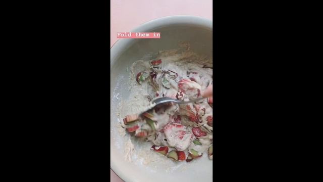 STRAWBERRY RHUBARB OVEN PANCAKE INSTAGRAM STORY - SIMPLY VIBRANT BOOK CLUB смотреть онлайн