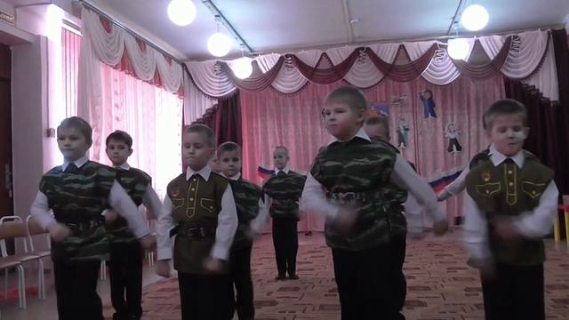 Вход на 23 февраля: "Солдат молоденький" смотреть онлайн