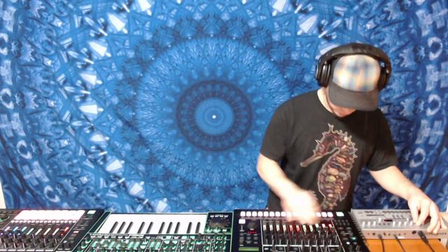 Roland MC707 Live Jam - Post St Paddy's Day смотреть онлайн