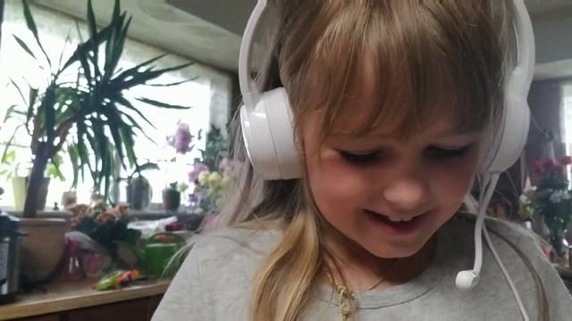 Self-made ASMR video. Сама сняла ASMR видео: хрущу, шуршу и чавкаю! смотреть онлайн