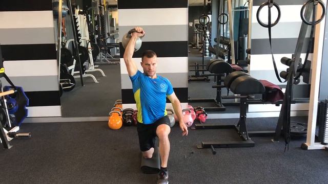 1/2 Kneeling Single Arm KB Shoulder Press смотреть онлайн