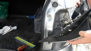 снятие задней фары субару форостер
