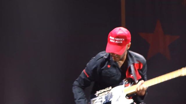 Prophets of Rage [Rage Against the Machine] - Testify [Tom Morello guitar solo] (clip) (live) смотреть онлайн