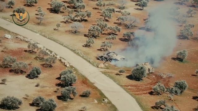 Турецкая Бмп прогоняет сирийский танк Т-72 смотреть онлайн