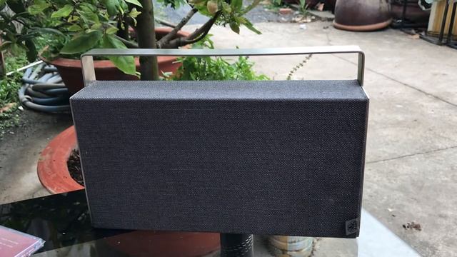 Tiếp 1 em loa Bluetooth Georg Jensen Damask .Model : S1 ... Thân gỗ , bọc inox nặng ì , chắc chắn . смотреть онлайн