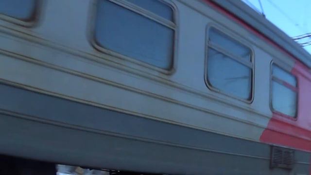 Электропоезд ЭД4М-0302 сообщением Москва - Сергиев Посад и приветливый машинист смотреть онлайн