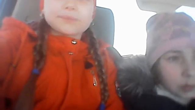 Танцы в моей кровати. Песня у нашего учителя в машине смотреть онлайн