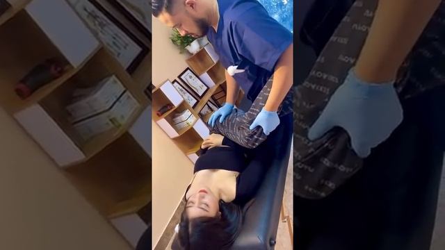 Удивительный массаж китайской девушки. Вправляет шею и позвоночники спины. смотреть онлайн