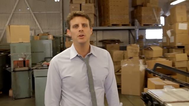 Iconic Ads: Dollar Shave Club - Our Blades Are F***ing Great смотреть онлайн