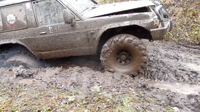 Offroad вблизи посёлка Назия. Рабочие поселки. Порвали джип.