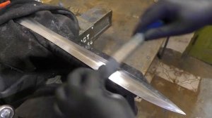 Ковка меча из амортизатора грузовика, своими руками