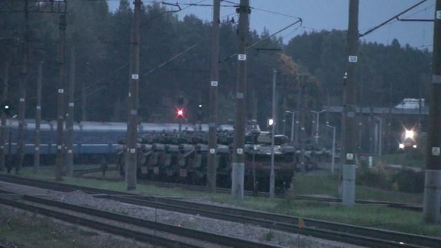Скорый поезд Брест - Санкт-Петербург встречный дизель-поезд Витебск-Минск смотреть онлайн