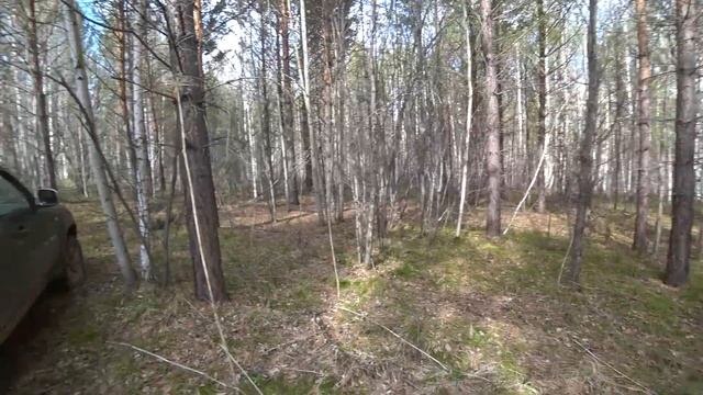 НАШЛИ ТРАКТОРНЫЙ ГАРАЖ В ГЛУХОМ ЛЕСУ!!!!!