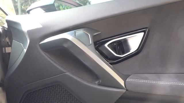 Is the Lamborghini Huracan the BETTER supercar than a Ferrari 488? смотреть онлайн