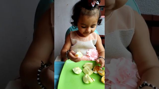 Aru ko new dining table dekhte hi bahut bhookh lag gai😂👶 смотреть онлайн