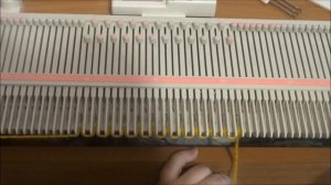 Набор петель на вязальной машинке Silver Reed LK-150  1 способ