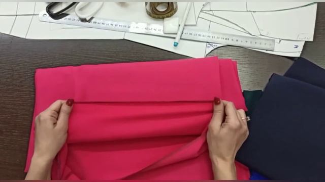 Подбор ткани. Какие ткани лучше подойдут для платья прилегающего силуэта смотреть онлайн