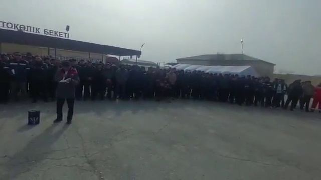 БАСТУЮЩИЕ БУРОВИКИ ТОО "БУРГЫЛАУ" В ЖАНАОЗЕНЕ БЛАГОДАРЯТ ЗА СОЛИДАРНОСТЬ! смотреть онлайн