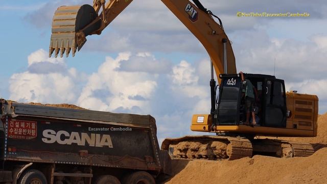 Excavator Loading Dump Truck Video | Volvo EC300DL Excavator , Caterpillar 336 And 320 Excavator