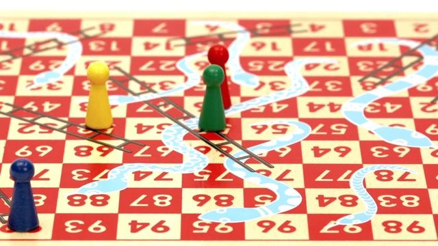 2-in-1 Reversible Wooden Snakes and Ladders, Ludo Game Set смотреть онлайн