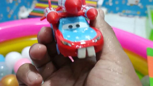 Disney pixar cars: mcqueen, francesco, frank, finn mcmissile, holley swifhell, sheriff, chick hicks смотреть онлайн