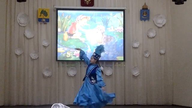 Казахский танец исполняет Жармухамбетова Рената смотреть онлайн