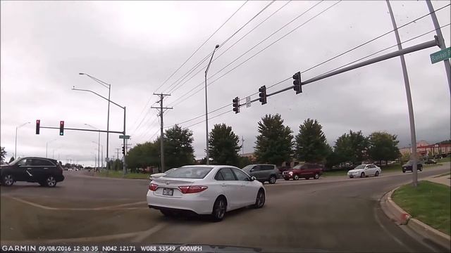 Dumbasses on Dashcam #21 (Bad Drivers in Illinois & Wisconsin) смотреть онлайн