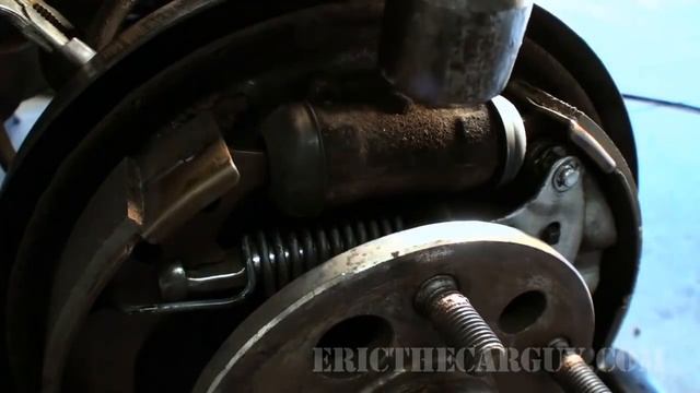 How To Replace a Wheel Cylinder -EricTheCarGuy смотреть онлайн