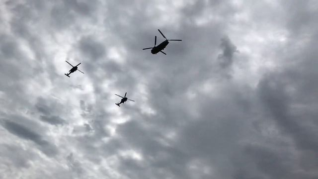 CH-47 Chinook and 2 UH-60M Blackhawks Flyover Texas A&M v. Alabama 2019 смотреть онлайн